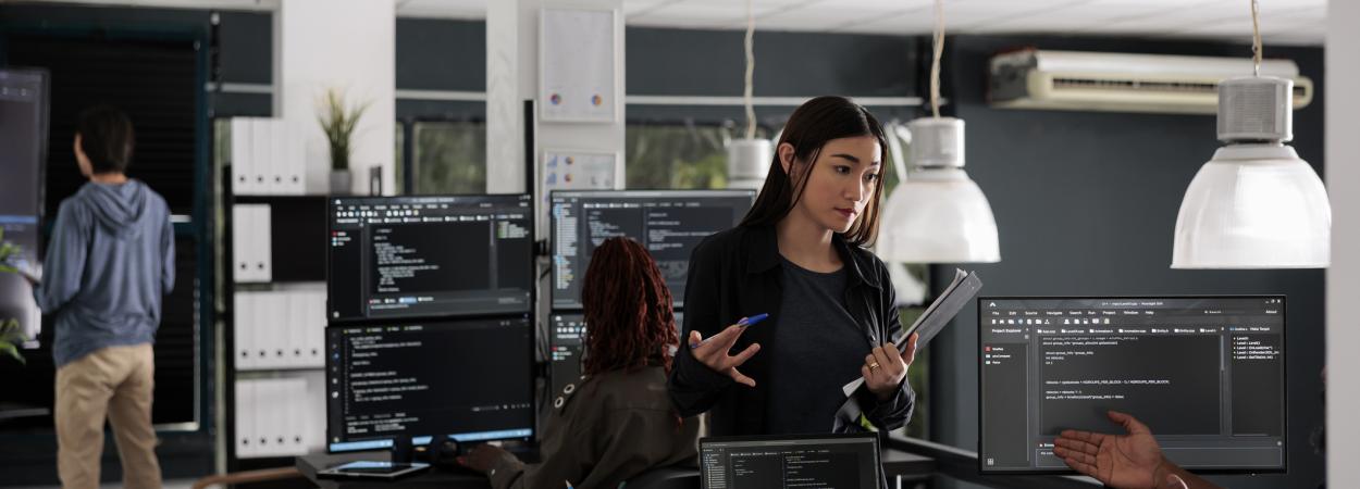 pessoas em empresa de IT