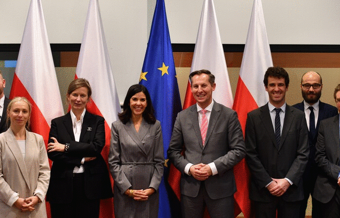 Foto do encontro entre a AdC e a congénere polaca UOKIK
