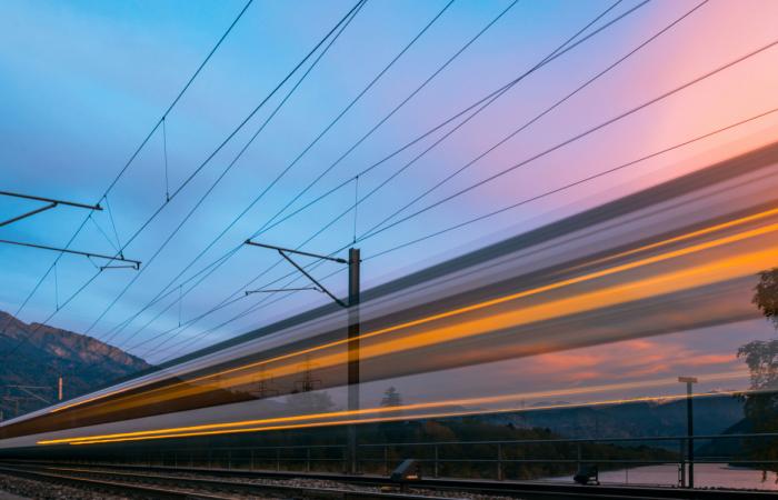 fios elétricos sobre carris