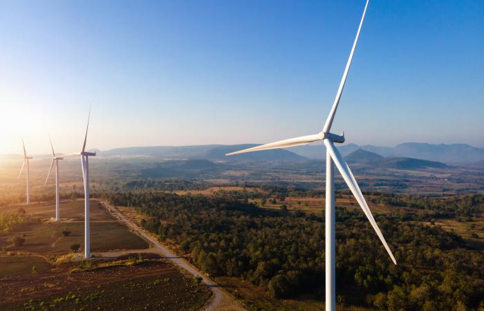 aerogeradores em paisagem