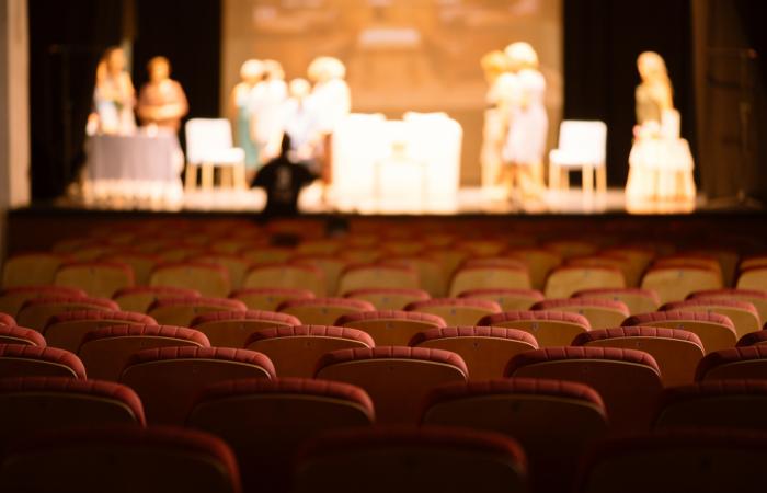 plateia e palco de teatro