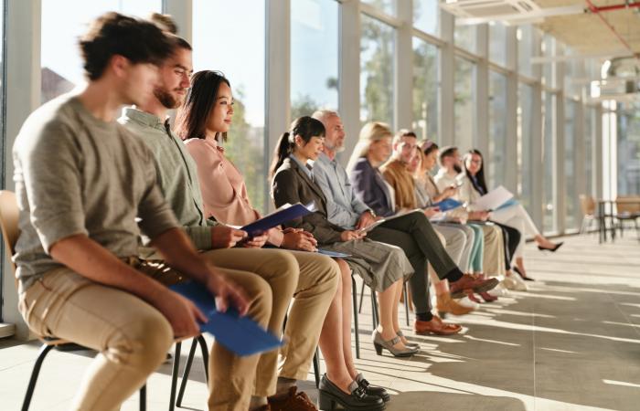 fila para entrevista de emprego